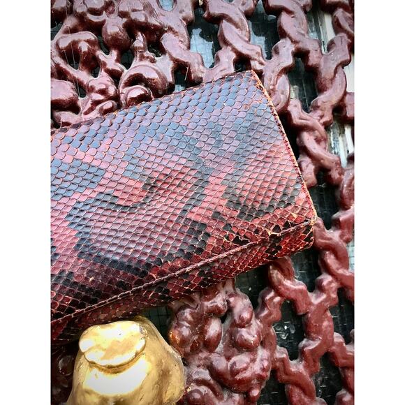 Genuine snake skin clutch in ochre red and black - Picture 2 of 7